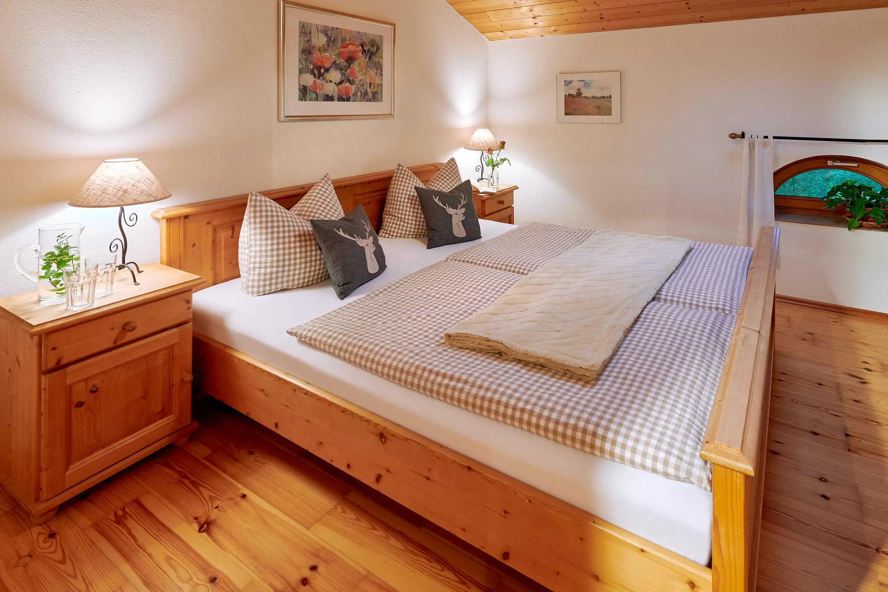 Schlafzimmer FeWo Mohnblume Ferienwohnungen Köllhof