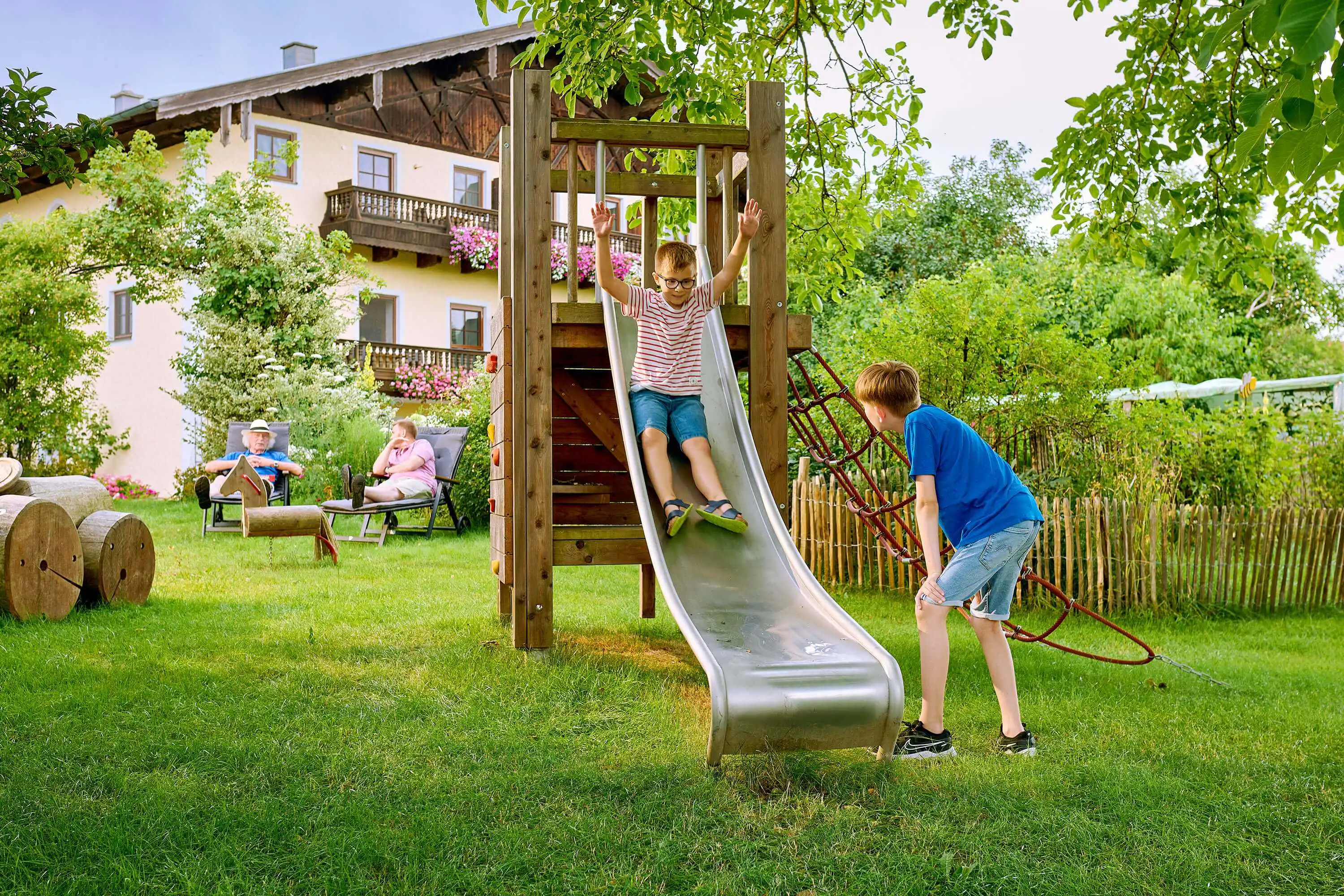 viel Platz zum Spielen am Köllhof in Höslwang