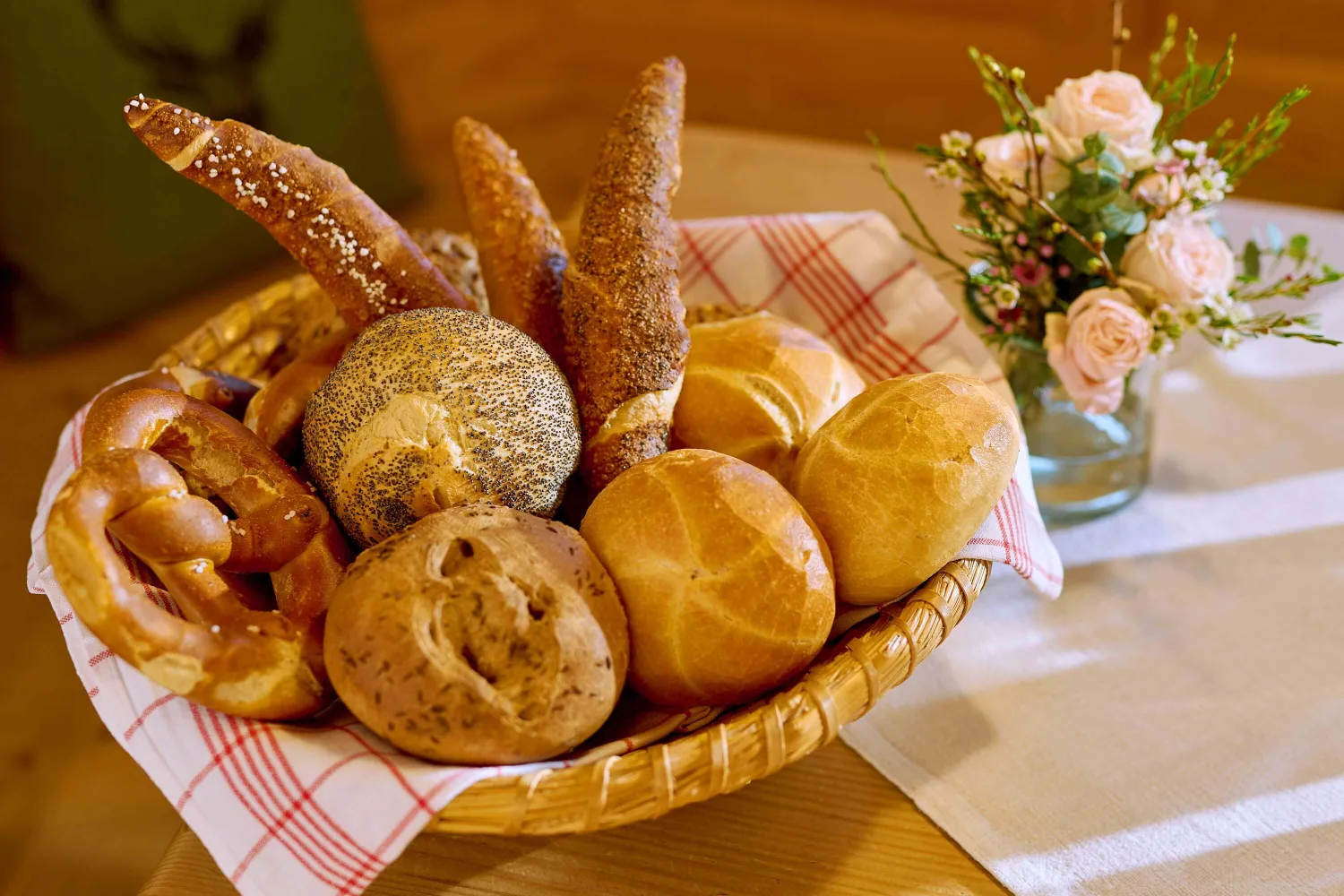 Frühstück mit Produkten aus der Region am Köllhof